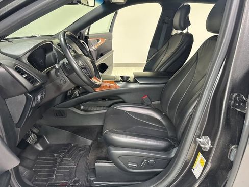 Used 2018 Lincoln MKX Reserve w/ Driver Assistance Package image 15