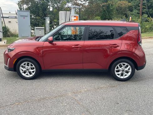 Used 2023 Kia Soul S FWD image 8