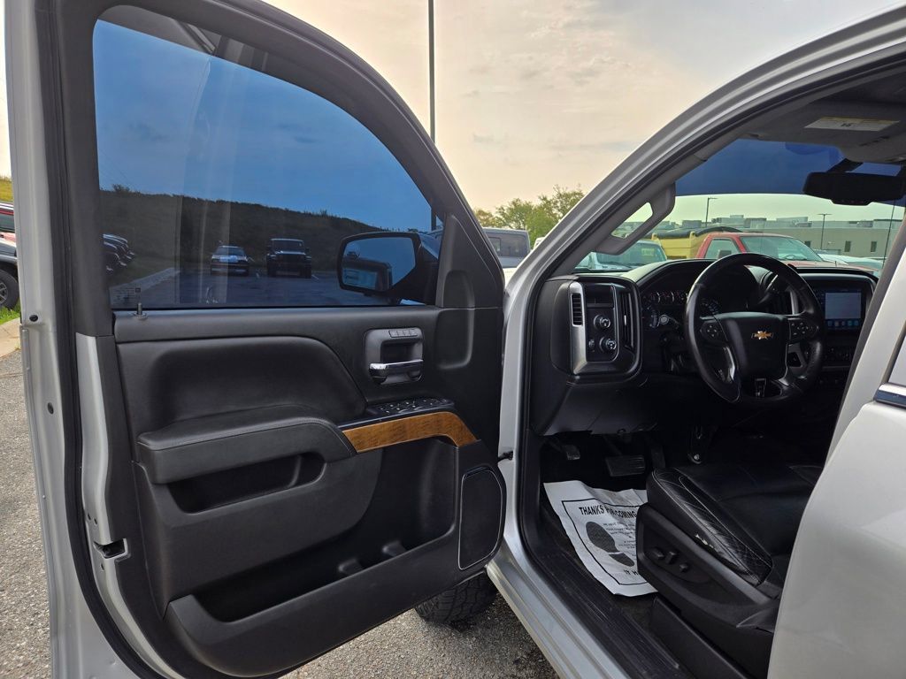 Used 2018 Chevrolet Silverado 1500 LTZ AWD/4WD image 10