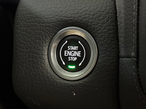 Used 2022 GMC Yukon Denali w/ Advanced Technology Package image 35