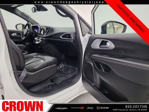 Certified 2024 Chrysler Pacifica Select image 15