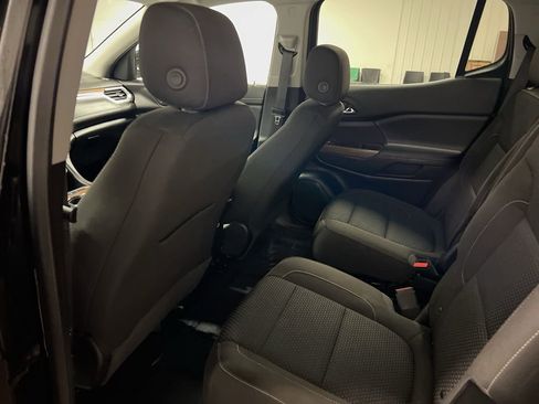 Certified 2023 GMC Acadia SLE w/ Driver Convenience Package image 12