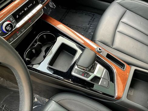 Used 2023 Audi A4 2.0T Premium w/ Convenience Package image 17