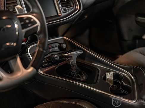 Used 2015 Dodge Challenger SRT image 20