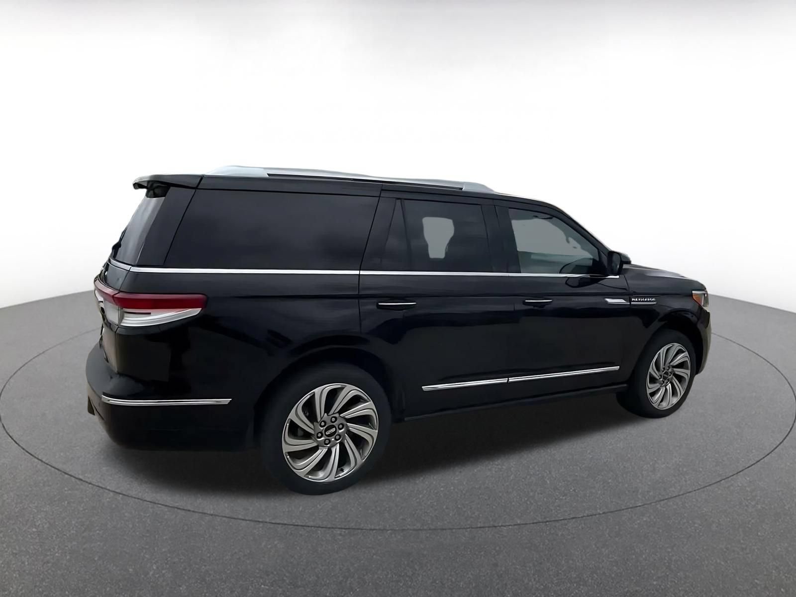 Used 2022 Lincoln Navigator Reserve RWD image 13
