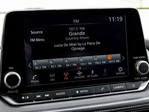 Used 2023 Nissan Rogue SV FWD image 30