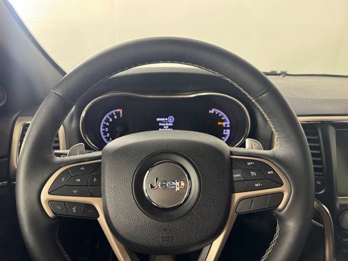 Used 2017 Jeep Grand Cherokee Limited AWD/4WD image 13