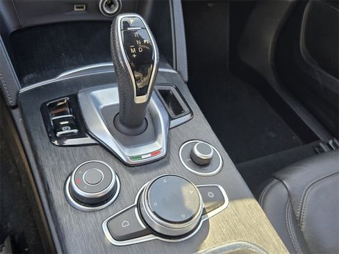 Used 2023 Alfa Romeo Stelvio Sprint image 21
