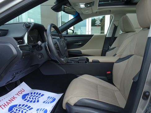 Used 2020 Lexus ES 350 w/ Accessory Package FWD image 8