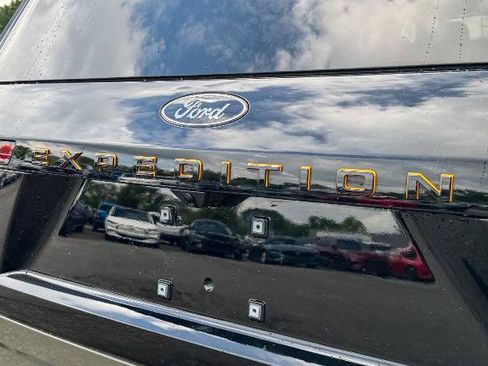Certified 2025 Ford Expedition Tremor AWD/4WD image 19