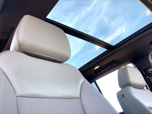 Used 2024 Chevrolet Tahoe Z71 w/ Z71 Off-Road Package image 13