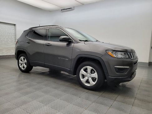 Used 2018 Jeep Compass Latitude AWD/4WD image 11