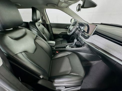 Used 2022 Jeep Compass Latitude image 29