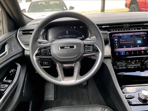 Used 2023 Jeep Grand Cherokee L Overland image 5