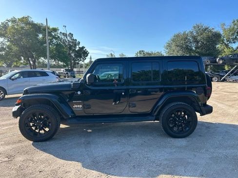 Used 2022 Jeep Wrangler Unlimited Sahara AWD/4WD image 16