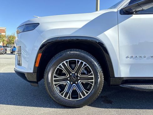 New 2026 Jeep Grand Wagoneer L w/ Premium Group I image 8