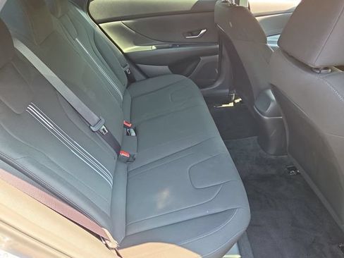 Used 2023 Hyundai Elantra SEL FWD image 16