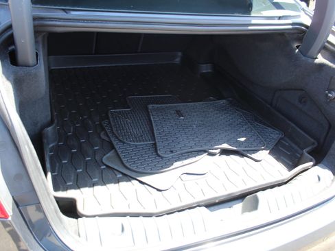 Used 2020 Jaguar XF Premium image 10