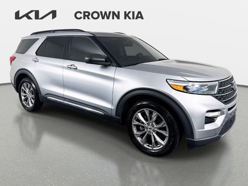 Used 2022 Ford Explorer XLT w/ Equipment Group 202A RWD image 4