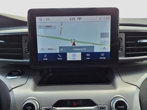 Certified 2022 Ford Explorer XLT w/ Equipment Group 202A image 25