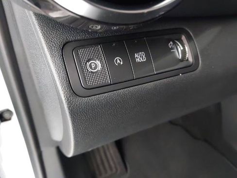 New 2027 Chevrolet Equinox LT w/ Convenience Package II FWD image 24