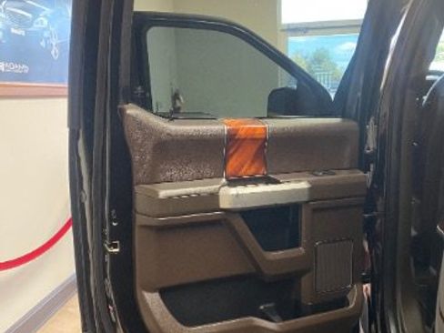 Used 2019 Ford F150 King Ranch w/ Equipment Group 601A Luxury AWD/4WD image 17