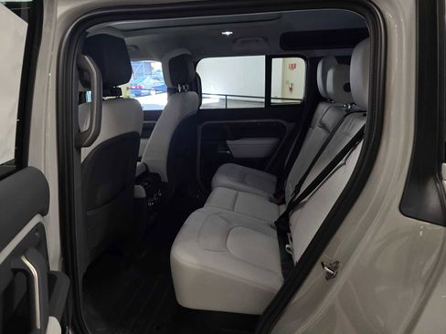 New 2026 Land Rover Defender 110 X-Dynamic SE AWD/4WD image 18