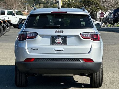 New 2026 Jeep Compass Latitude image 5