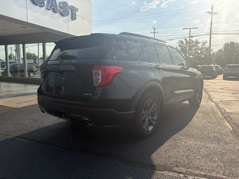 Used 2023 Ford Explorer XLT w/ Equipment Group 202A AWD/4WD image 5