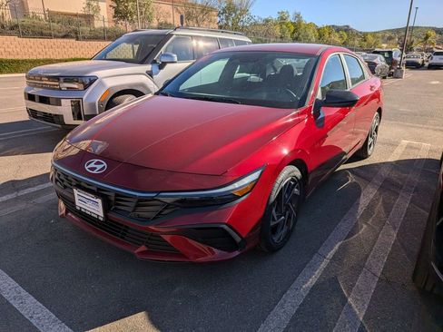 Certified 2025 Hyundai Elantra Sport image 1