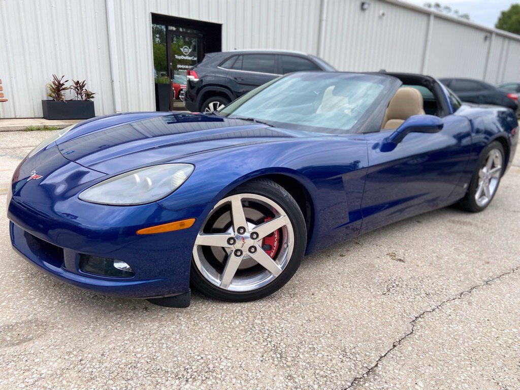 Used 2005 Chevrolet Corvette Coupe w/ Preferred Equipment Group RWD image 14