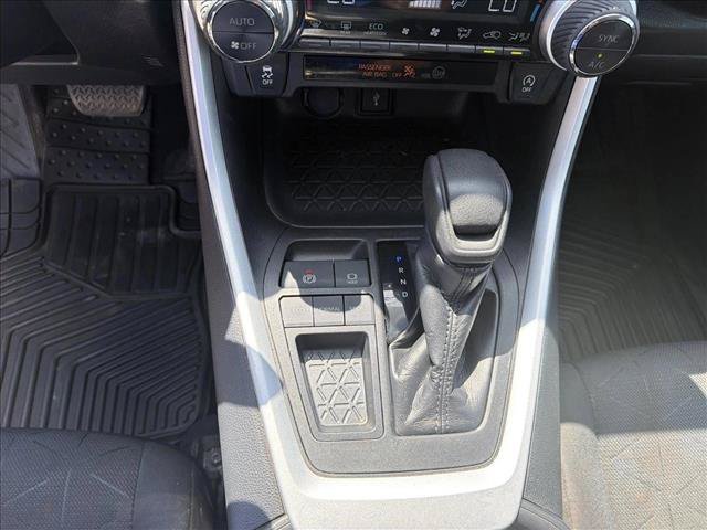 Used 2021 Toyota RAV4 XLE FWD image 16