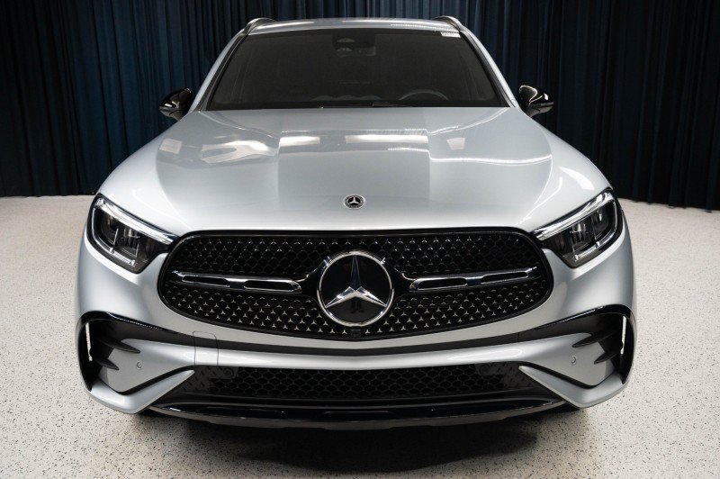 Certified 2026 Mercedes-Benz GLC 300 image 2