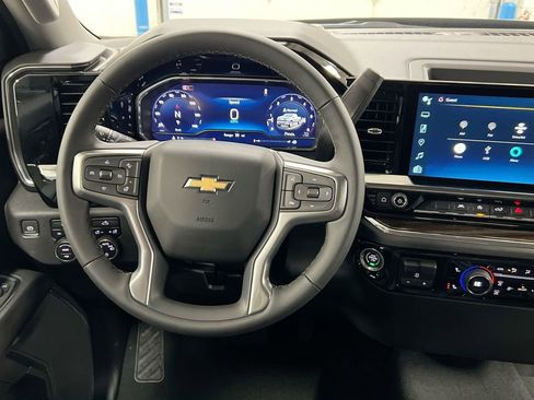 Used 2025 Chevrolet Silverado 1500 LT AWD/4WD image 19