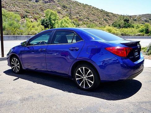 Used 2017 Toyota Corolla SE FWD image 8