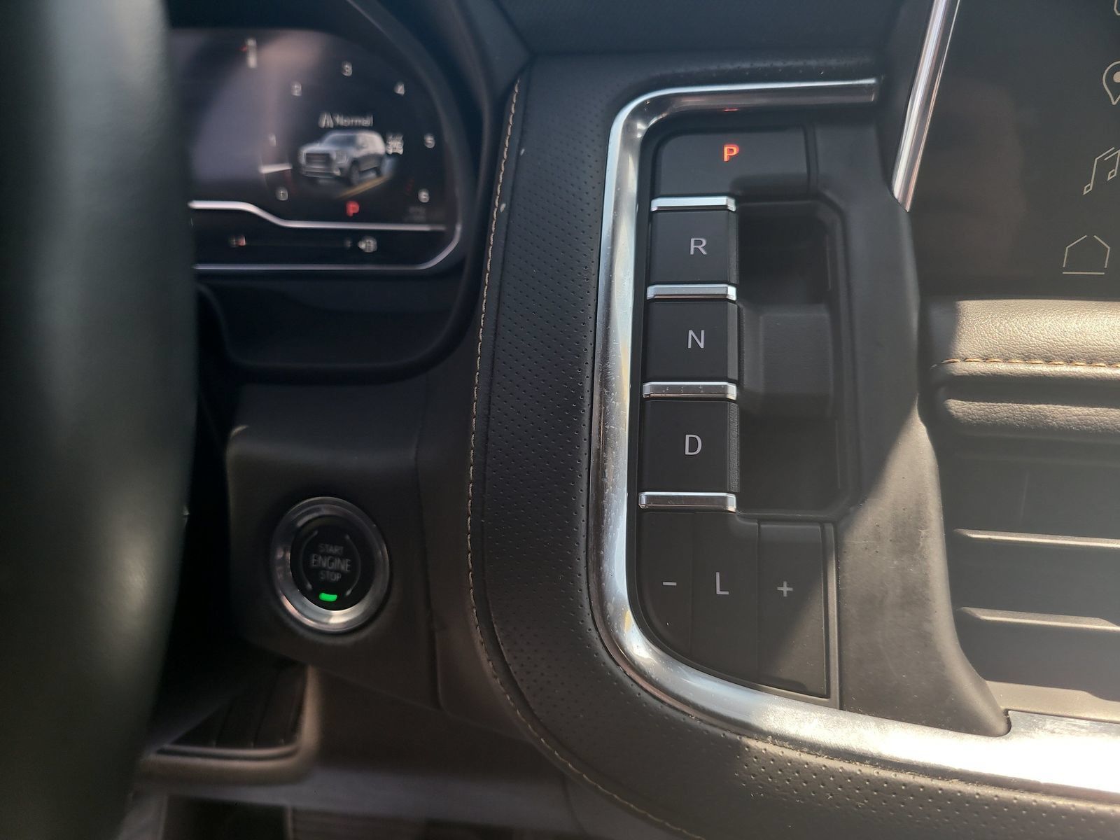 Used 2023 GMC Yukon XL AT4 AWD/4WD image 20