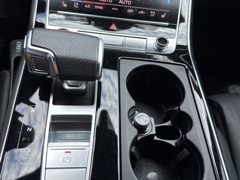 Used 2023 Audi SQ8 Prestige AWD/4WD image 11