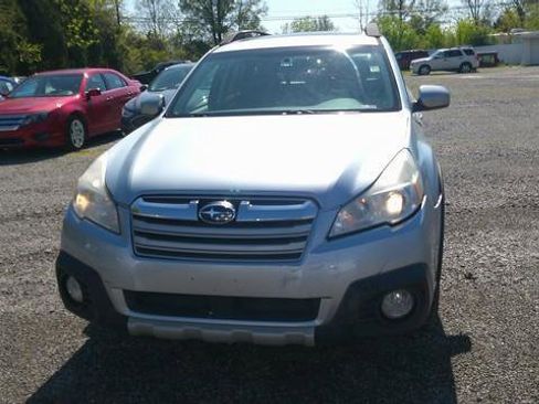 Used 2014 Subaru Outback 2.5i Limited w/ Moonroof Package AWD/4WD image 2