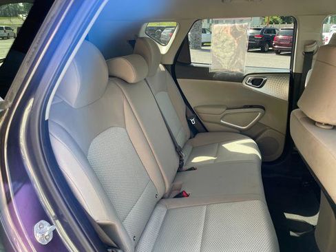 Used 2020 Kia Soul LX FWD image 28