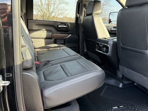 Used 2023 GMC Sierra 2500 Denali image 15
