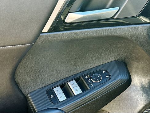 Used 2024 Mitsubishi Outlander SE image 15