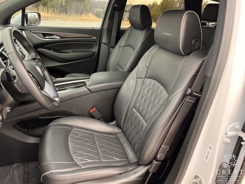 Used 2023 Buick Enclave Avenir image 24