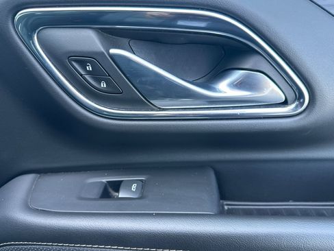 Used 2023 GMC Yukon XL SLT image 21