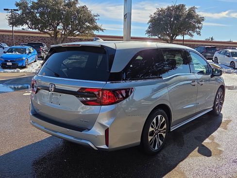 New 2026 Honda Odyssey Elite image 3