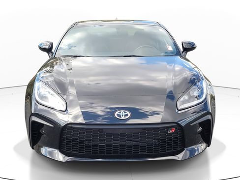 Used 2023 Toyota GR86 Premium image 2