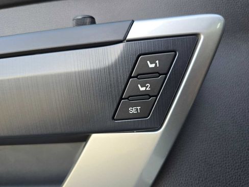 Used 2025 Toyota Tundra Platinum image 32