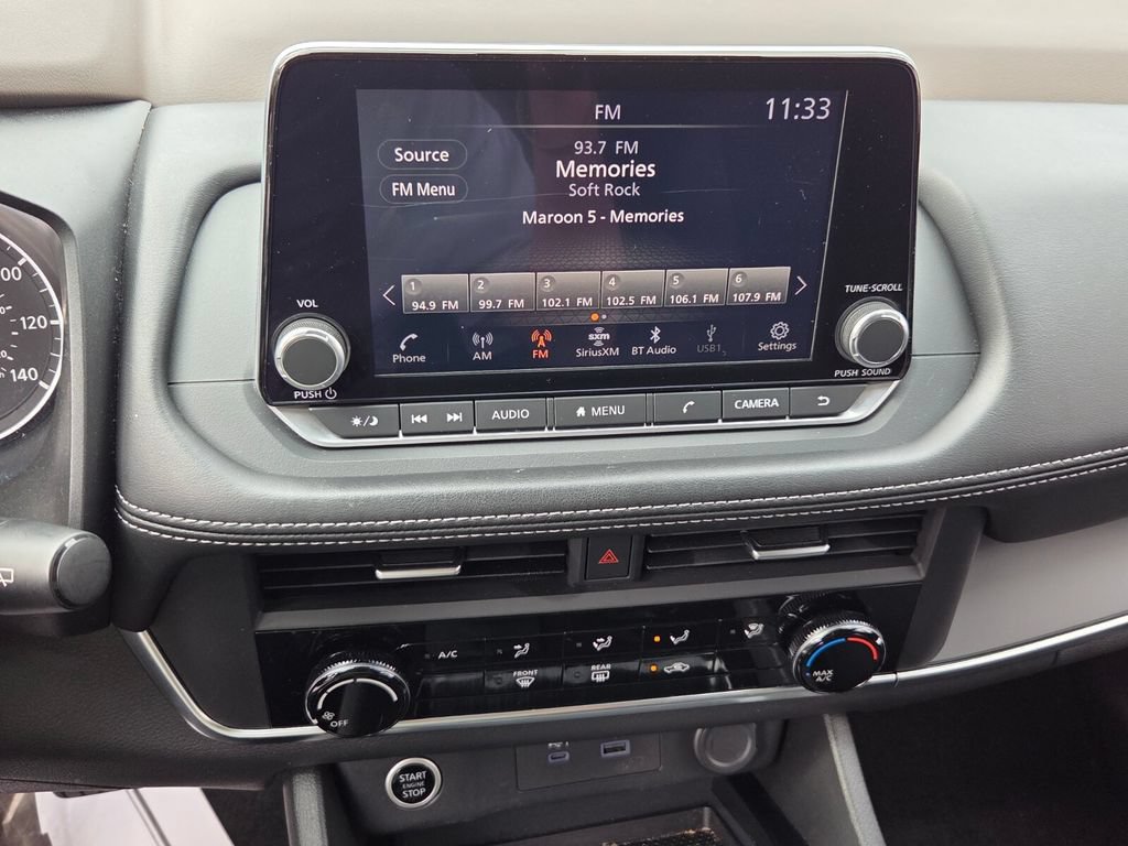 Used 2023 Nissan Rogue S AWD/4WD image 17