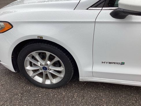 Used 2019 Ford Fusion SE FWD image 15