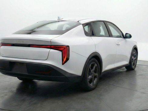 Used 2025 Kia K4 FWD image 9