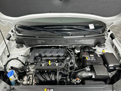 Used 2025 Hyundai Venue SEL FWD image 32